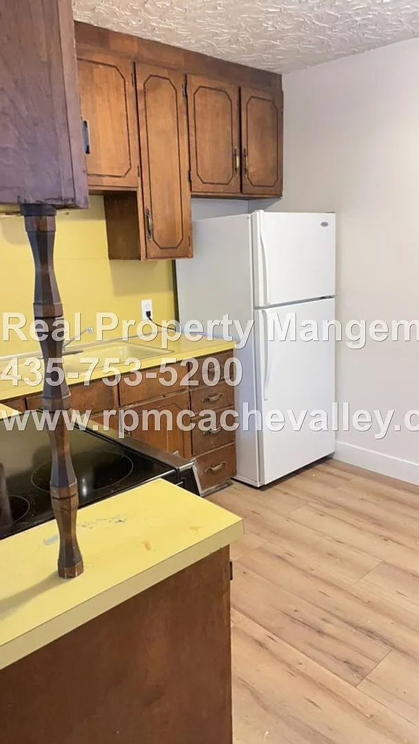 565 Dee Ave — Photo 2