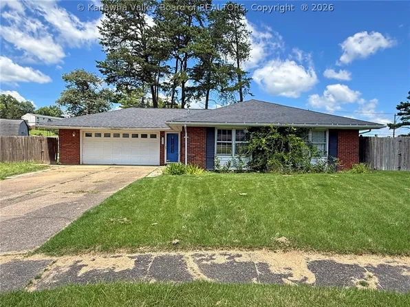 5376 Ann Ct, Cross Lanes, WV 25313