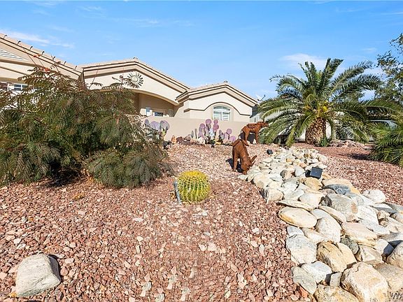 3rd image of 2113 E Desert Lakes Drive