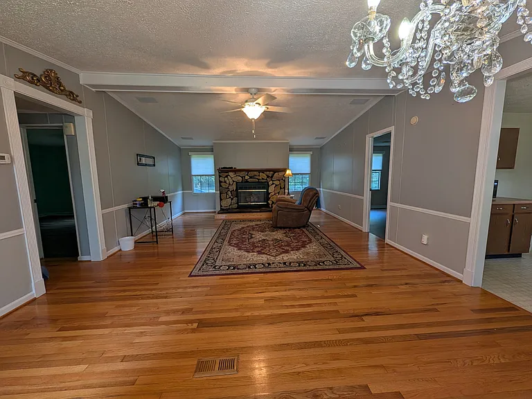 119 Robert Rd — Photo 3