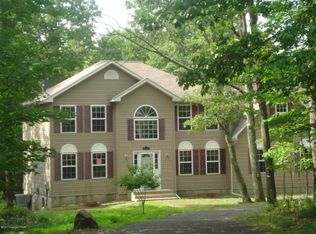 312 Fall Creek Ter, Stroudsburg, PA 18360
