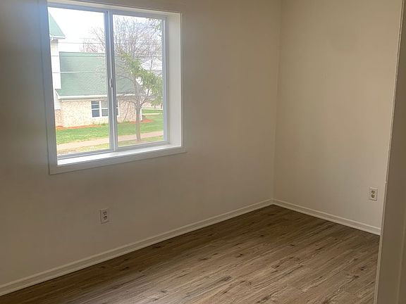 3rd image of 1434 Case Ave E #1426-2
