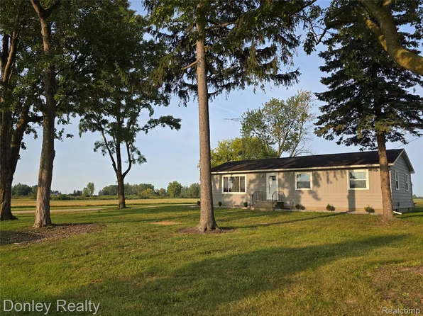 5044 Bailey Rd, Brown City, MI 48416