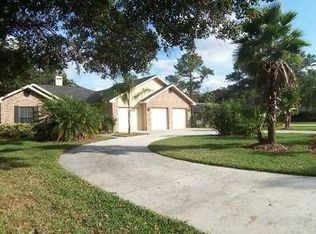 2002 Country Club Ct, Plant City, FL 33566