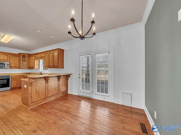 4th image of 105 Patdean Dr