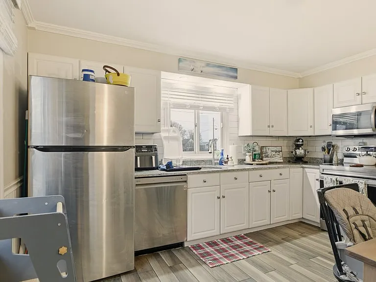 23 Cypress St — Photo 8