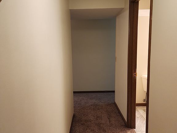 5th image of 471 Yale Dr Unit B