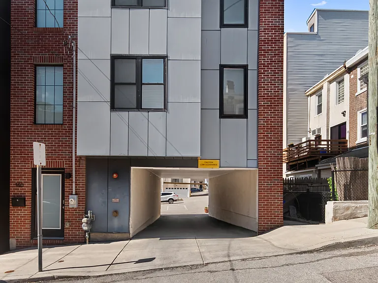 136 Burnside St — Photo 22