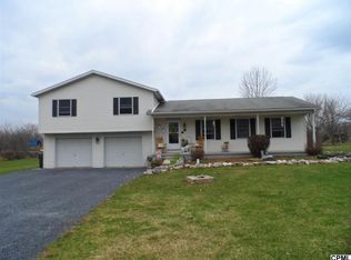 195 Lawrence Ln, Carlisle, PA 17015