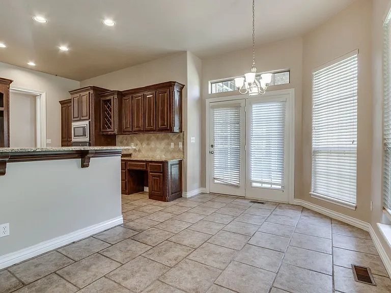3341 Heritage Green Cir — Photo 26