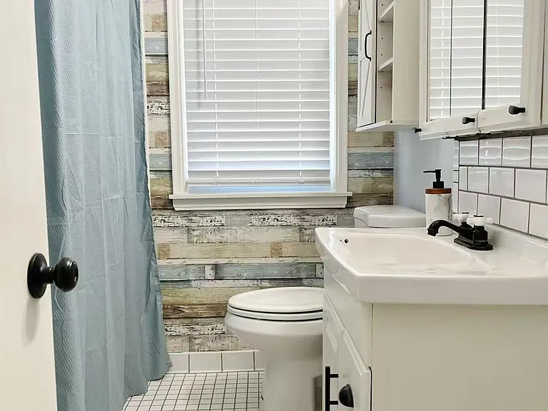 3303 Chester Rd — Photo 25