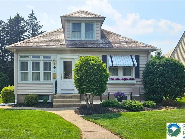 750 Delaware Ave, Hellertown, PA 18055