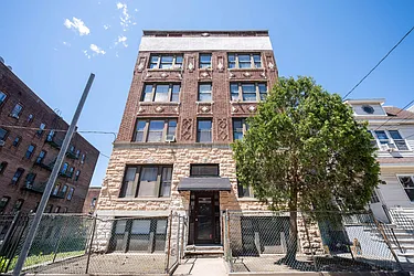 81 Romaine Avenue, #APT2L