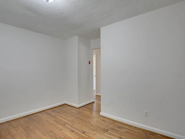106 Woodhaven Rd — Photo 16