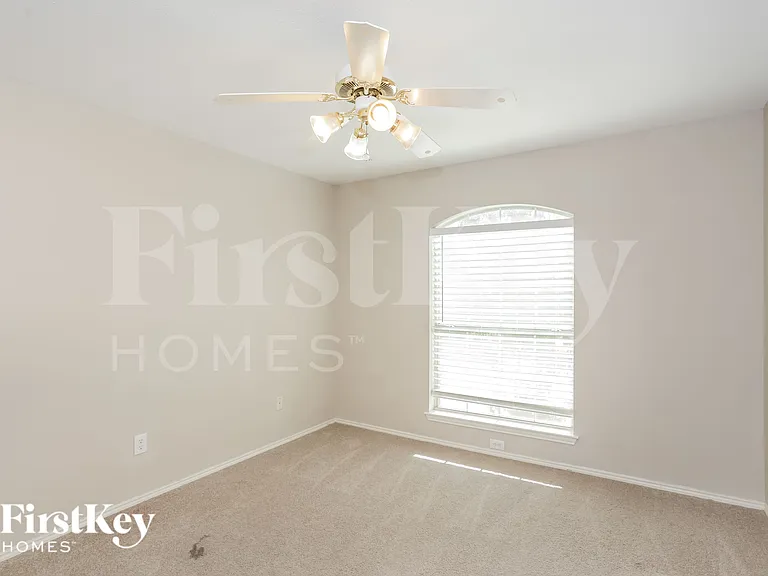 1146 Finch Cir — Photo 11