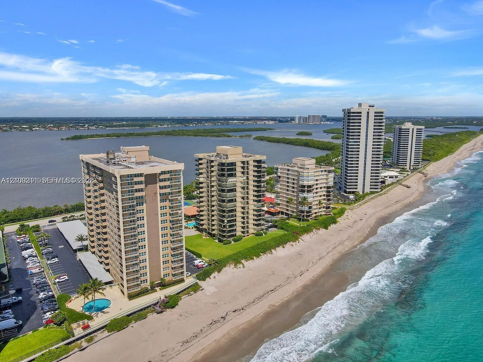 5440 N Ocean Dr — Photo 1