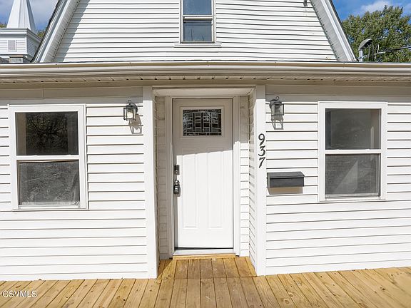 5th image of 937 Pleasantview St
