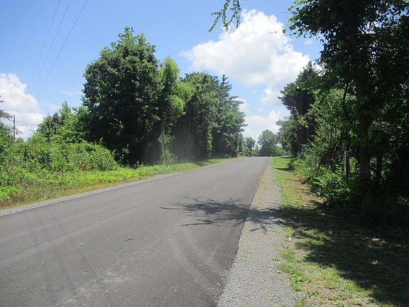 3rd image of 1903 County Road 93