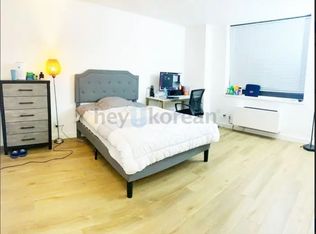 40 River Dr S, Jersey City, NJ 07310