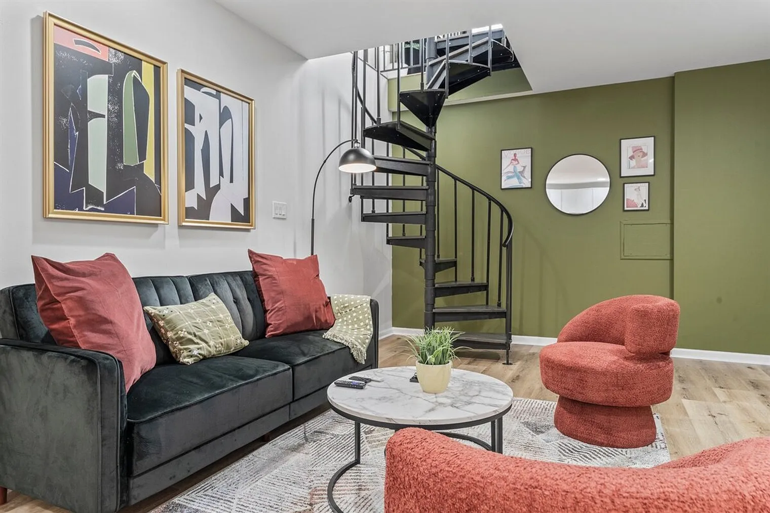 2 bed, 1.0 bath, $5,225 — Photo 4