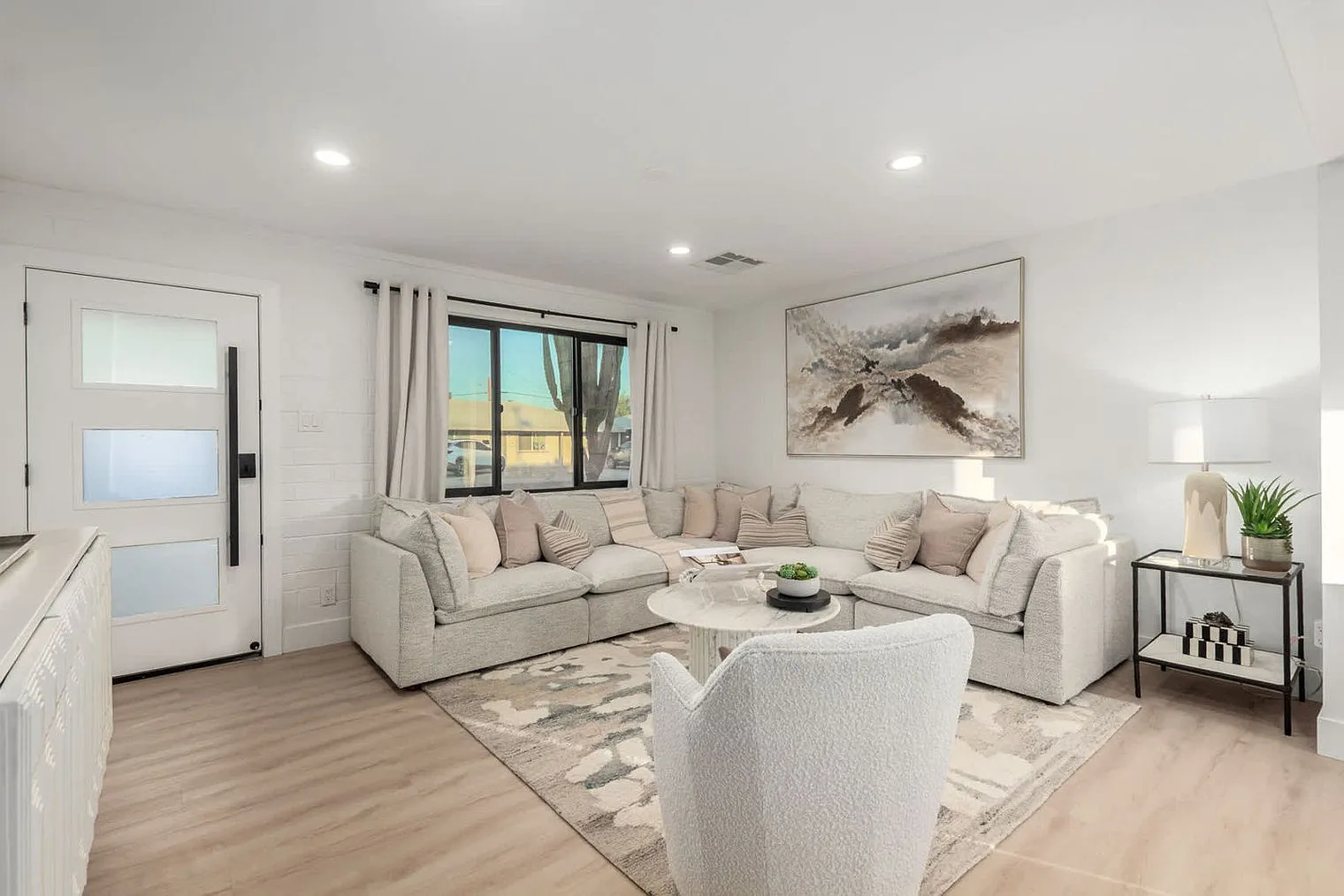 4 bed, 3.0 bath, 1496 sqft, $7,994 — Photo 3