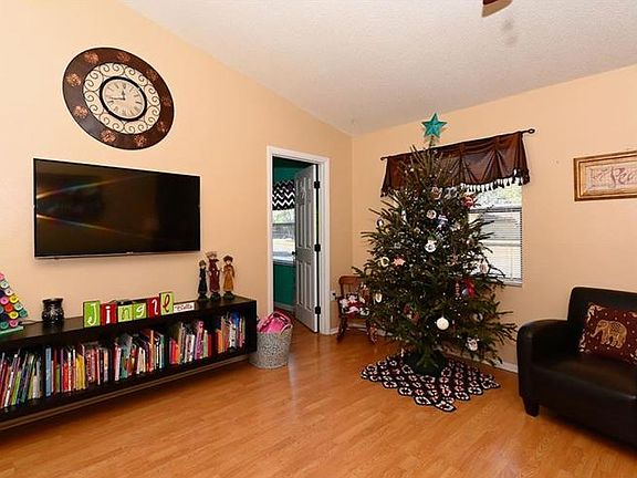3rd image of 1360 Deer Hollow Blvd