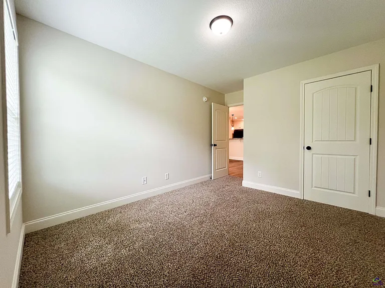 119 Washington Place Dr — Photo 15