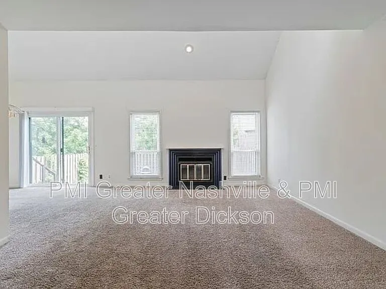 717 Barlin Ct — Photo 9
