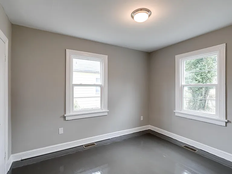 2106 Harwood St — Photo 12