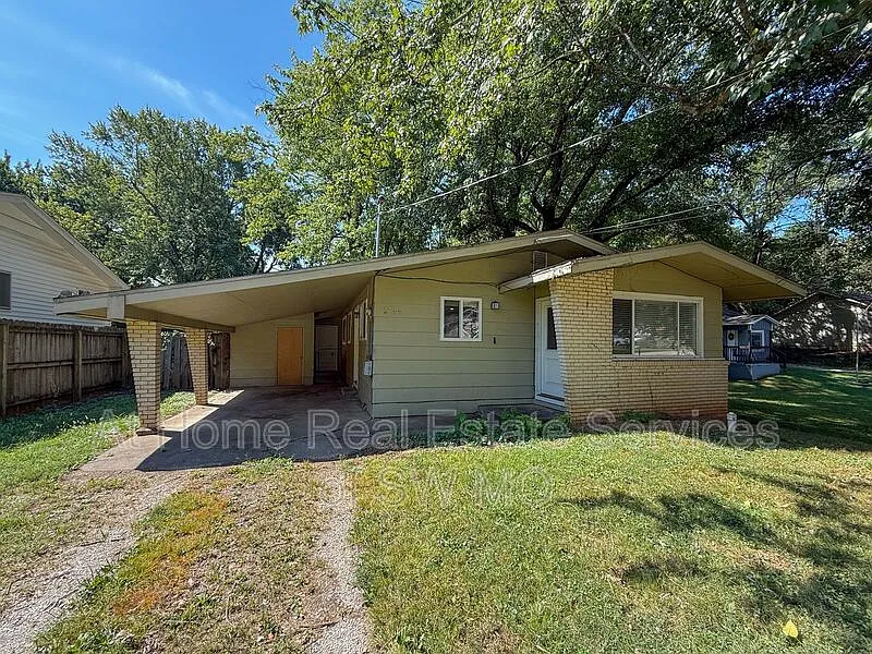 2744 E Monroe Ter