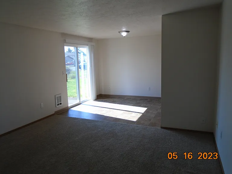 382-384 Shamrock St #382 — Photo 2