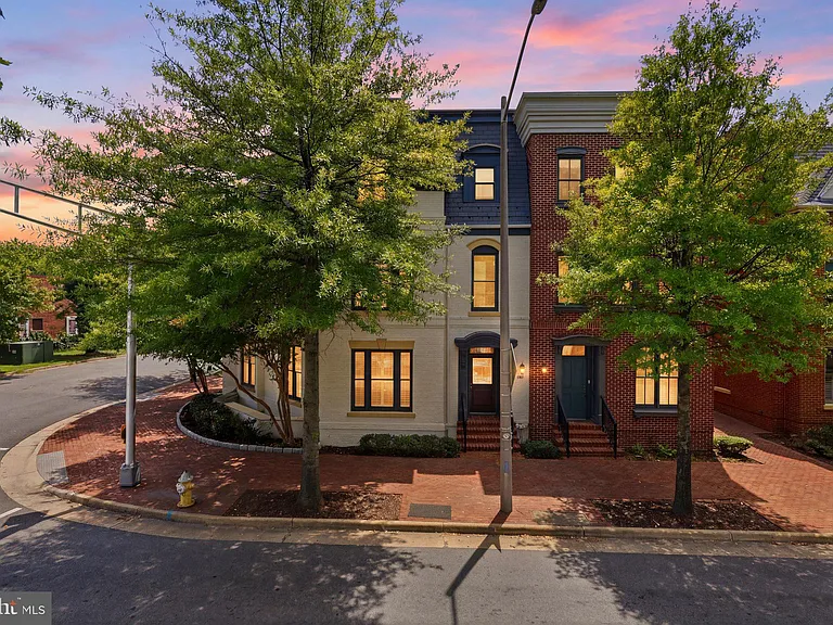 1302 Duke St — Photo 41