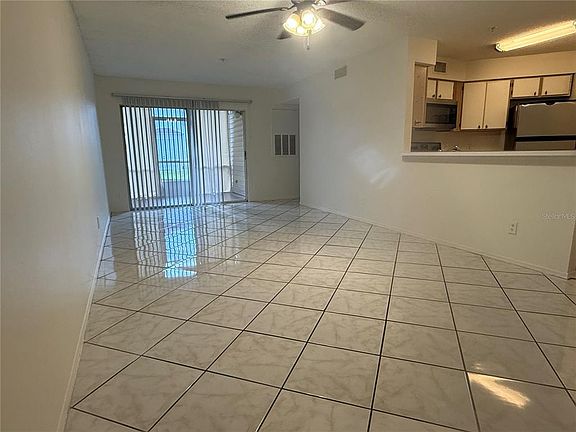2nd image of 3900 SOUTHPOINTE DRIVE #116