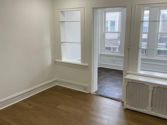 4th image of 5919 Chancellor St #2