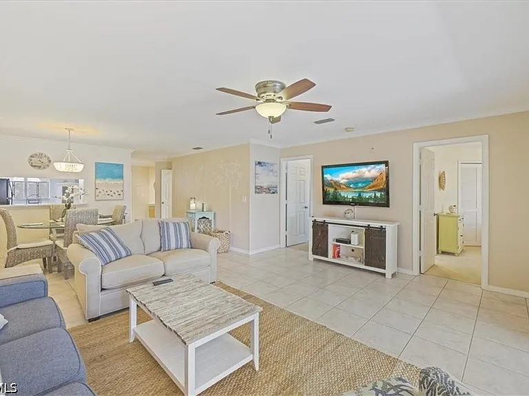 11921 Seabreeze Cove Ln #202 — Photo 4