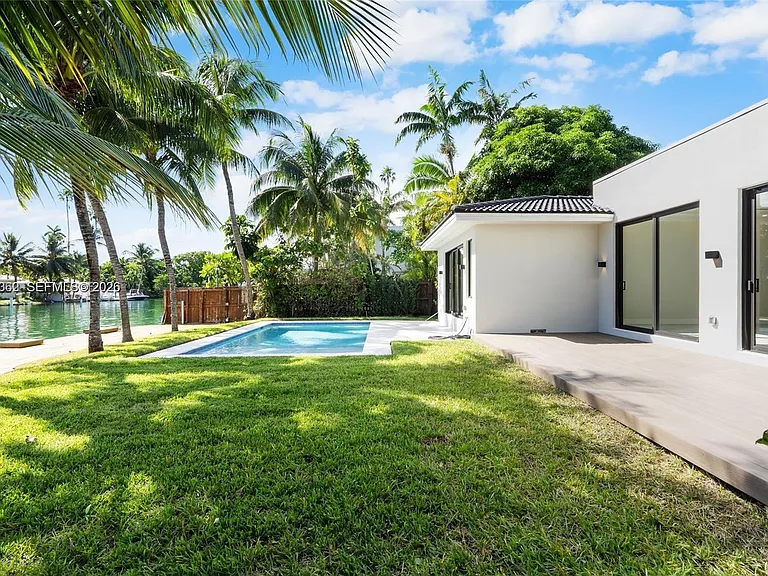 550 S Shore Dr — Photo 13