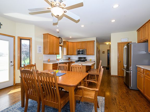 3rd image of 5105 Margaret Curtis Ln