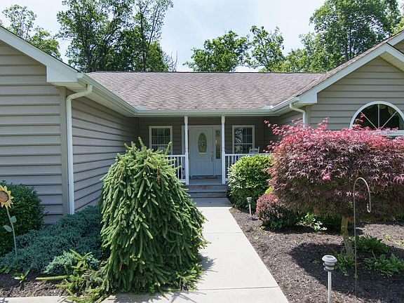 5th image of 174 Woodside Dr