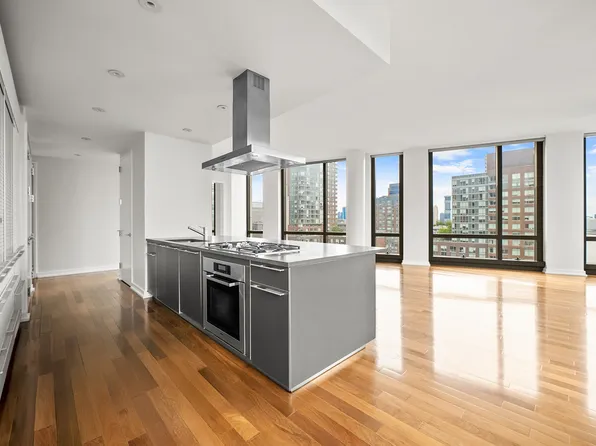 101 Warren Street image 9 of 19