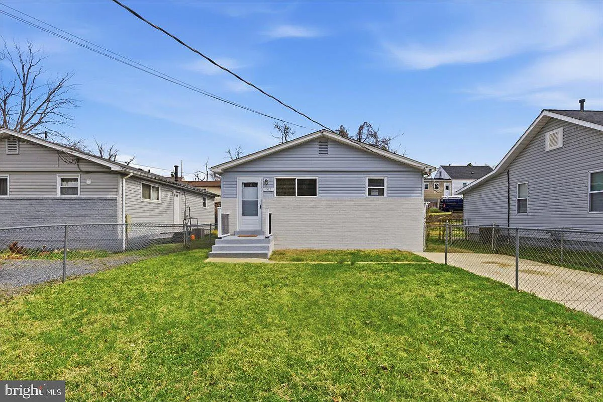 405 Birchleaf Ave photo 1