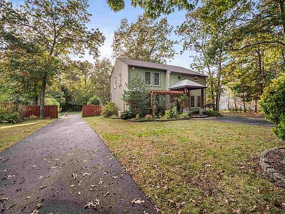 4th image of 204 Briarwood Ln