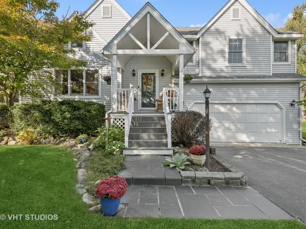 404 Melrose Dr, Tower Lakes, IL 60010