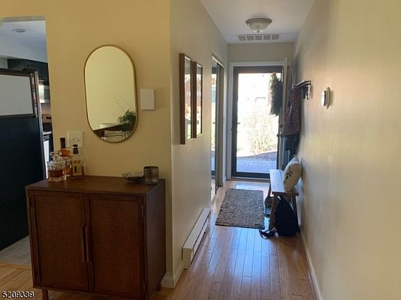 3rd image of 25 Glenside Dr