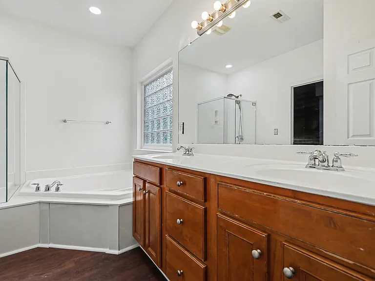 2119 Baggins Ln — Photo 19