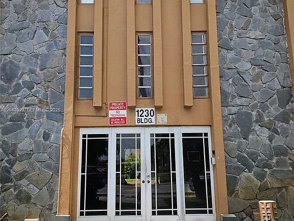 4th image of 1230 W 54th St APT 218A