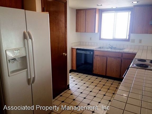 2nd image of 1428 NE 14th Ave
