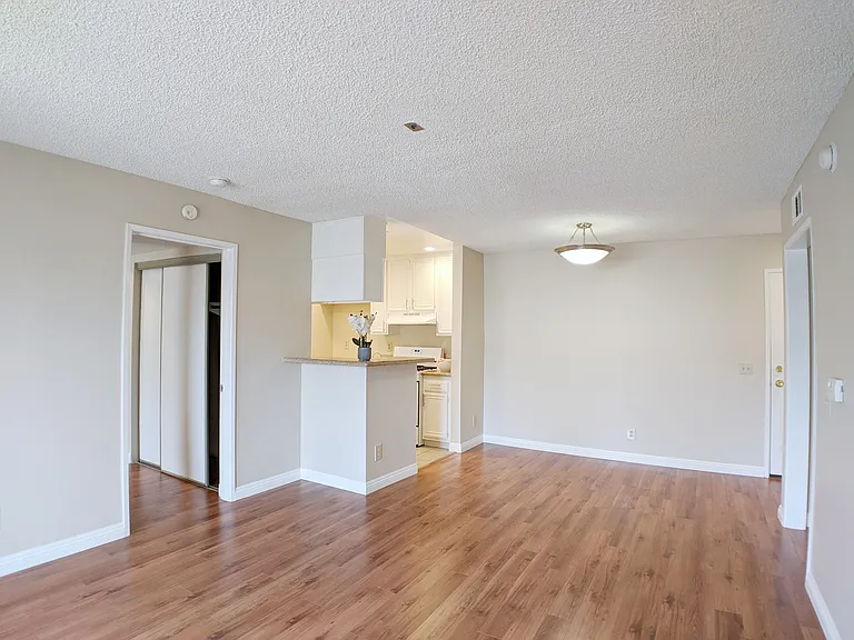 428 Hawthorne St — Photo 20