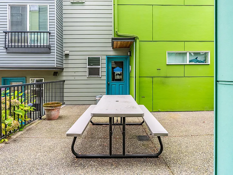 Videre - Courtyard Studios on Cap Hill! — Photo 3