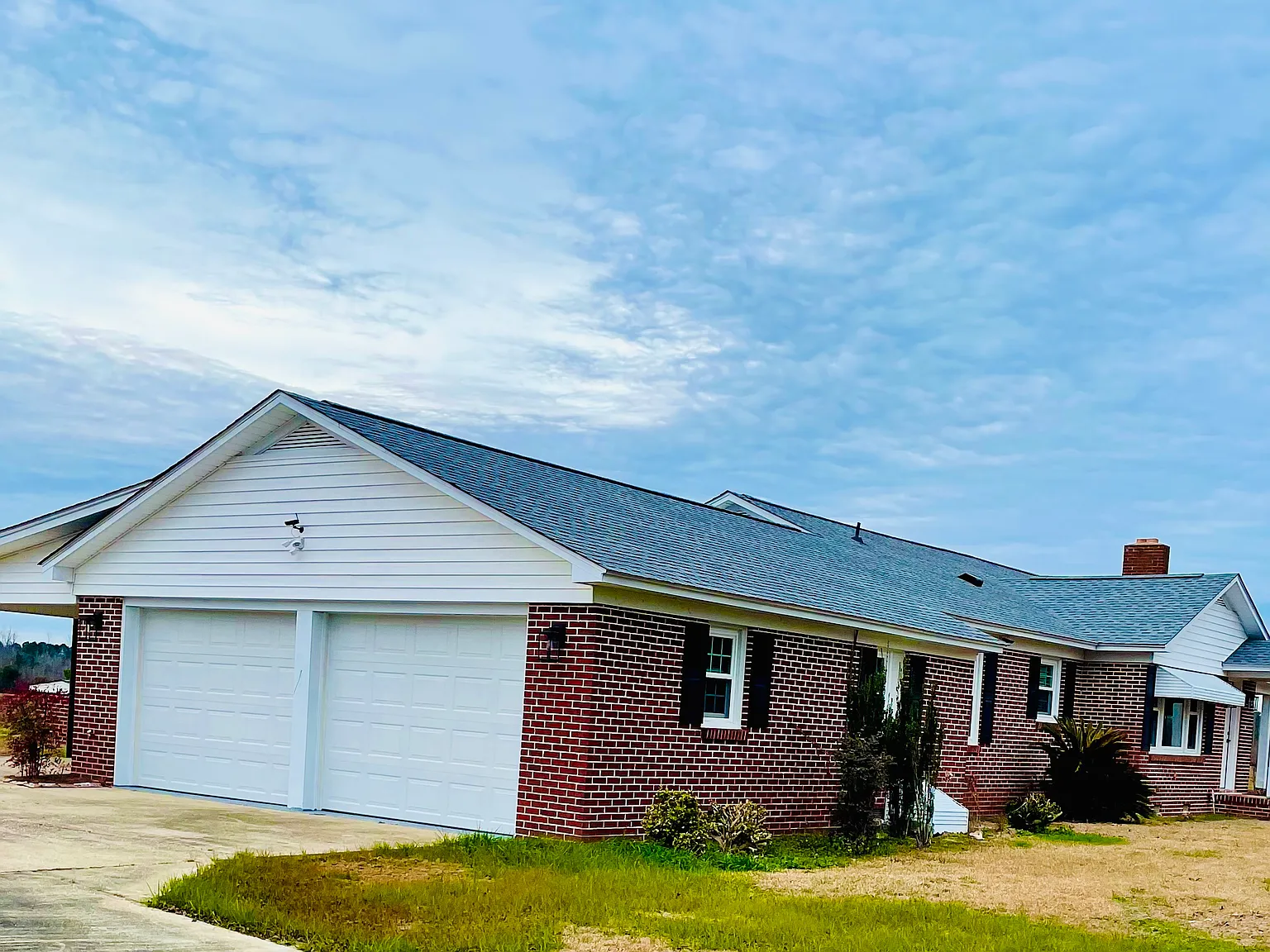 3 bed, 2200 sqft, $2,295 — Photo 1
