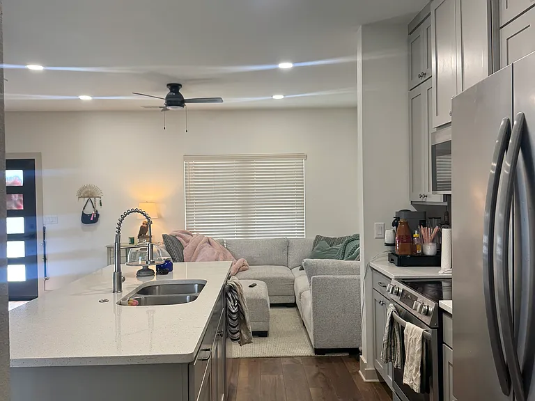 933 N Oakland Ave #B — Photo 6